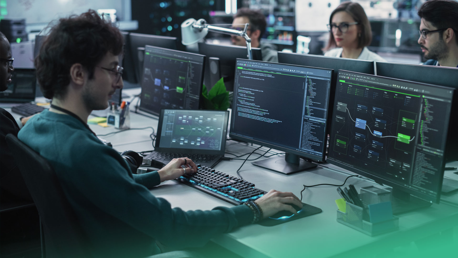 Data Lake vs. Data Mesh: Which Architecture Best Solves Your Enterprise Silos?